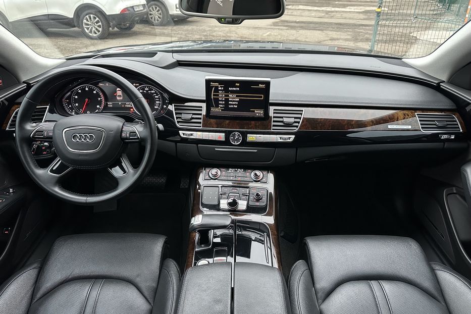 Продам Audi A8 Long TFSI Quattro 2017 года в Киеве