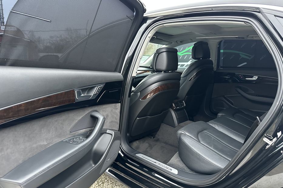Продам Audi A8 Long TFSI Quattro 2017 года в Киеве