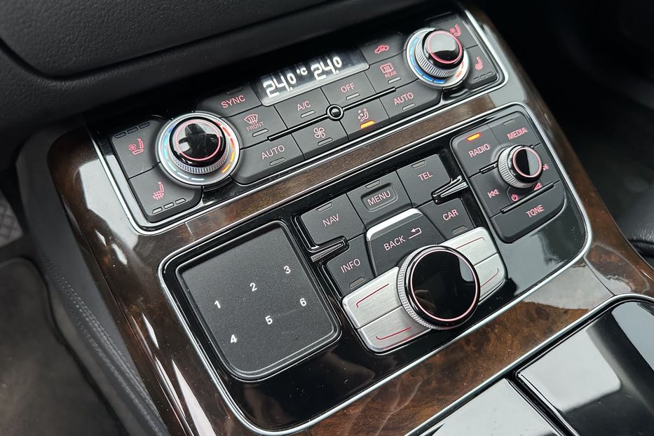 Продам Audi A8 Long TFSI Quattro 2017 года в Киеве