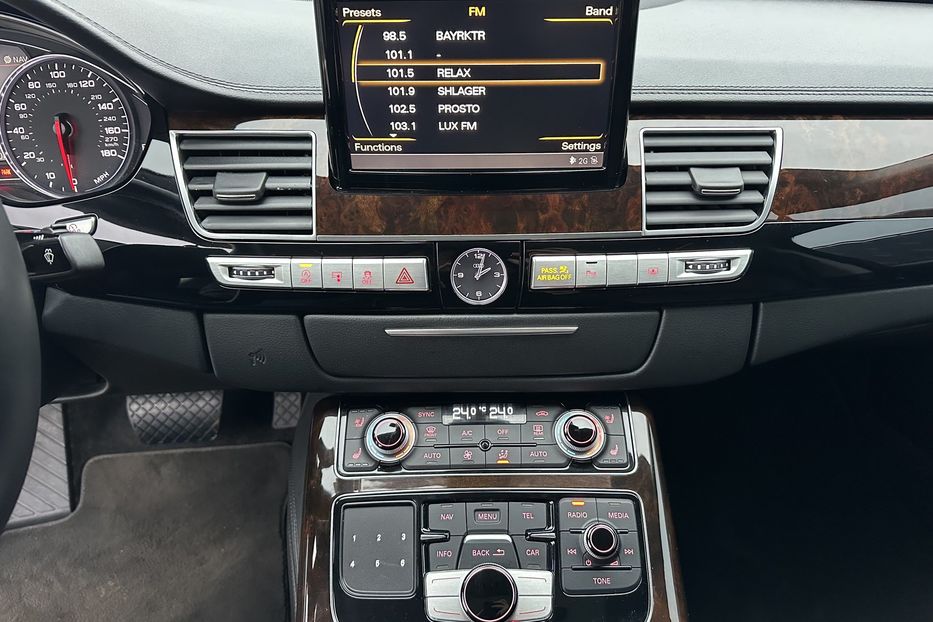 Продам Audi A8 Long TFSI Quattro 2017 года в Киеве