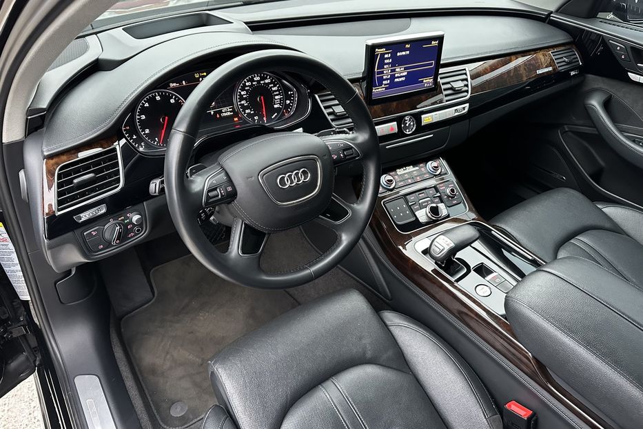 Продам Audi A8 Long TFSI Quattro 2017 года в Киеве