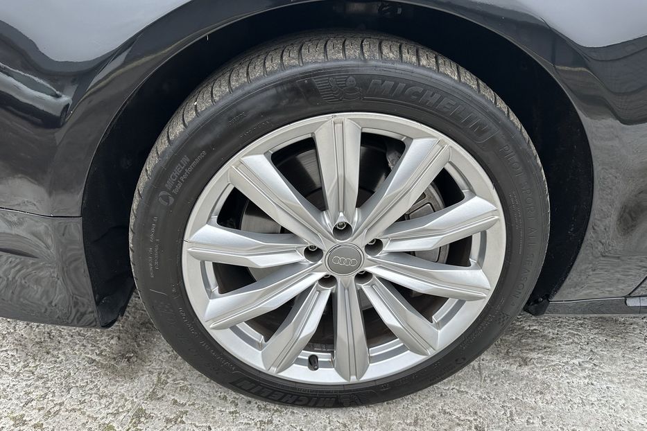 Продам Audi A8 Long TFSI Quattro 2017 года в Киеве