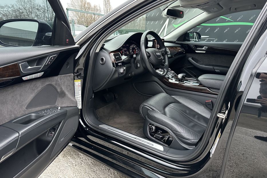 Продам Audi A8 Long TFSI Quattro 2017 года в Киеве