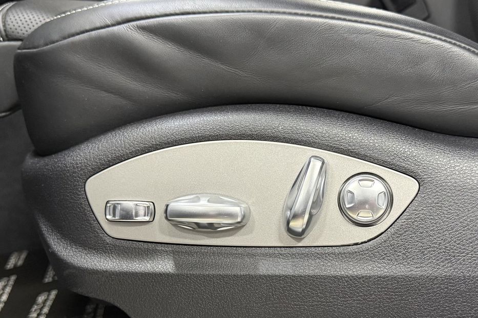 Продам Porsche Macan S 2023 года в Киеве