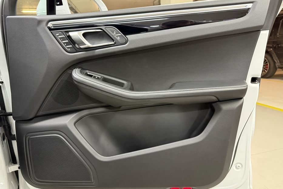 Продам Porsche Macan S 2023 года в Киеве