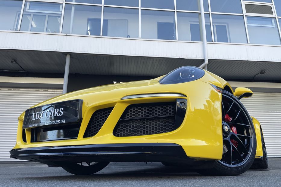 Продам Porsche 911 GTS 2017 года в Киеве