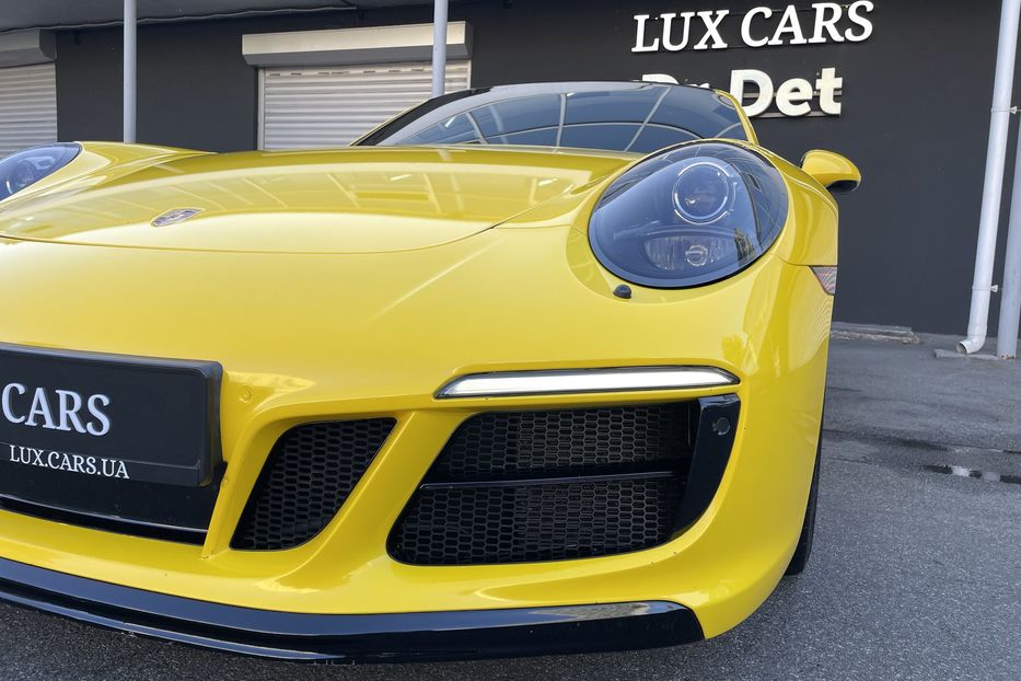 Продам Porsche 911 GTS 2017 года в Киеве