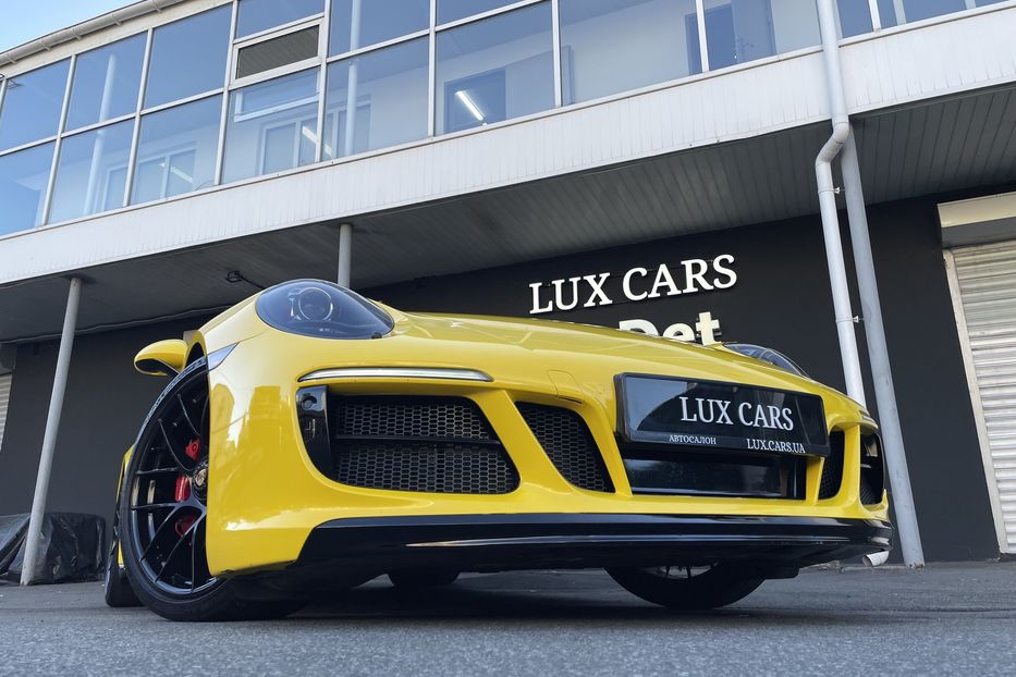 Продам Porsche 911 GTS 2017 года в Киеве