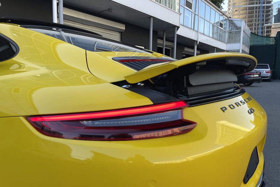 Продам Porsche 911 GTS 2017 года в Киеве