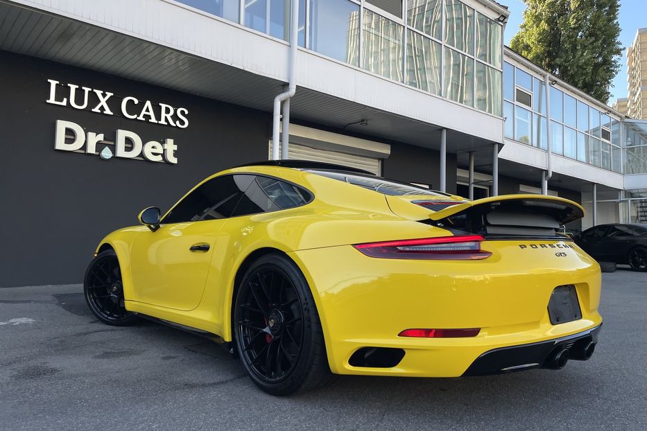 Продам Porsche 911 GTS 2017 года в Киеве