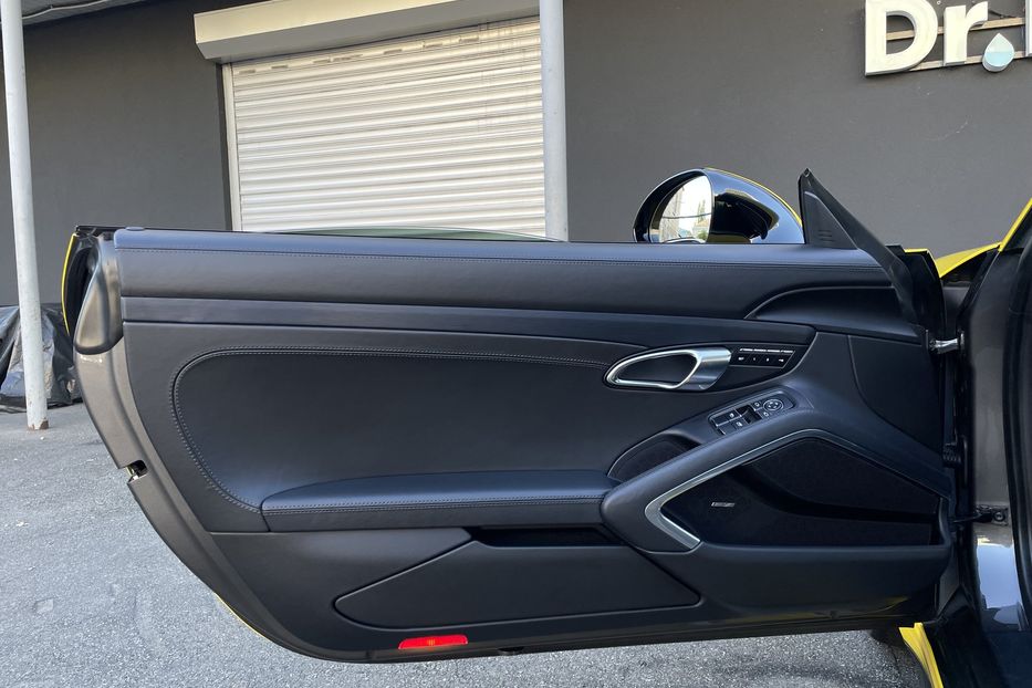 Продам Porsche 911 GTS 2017 года в Киеве