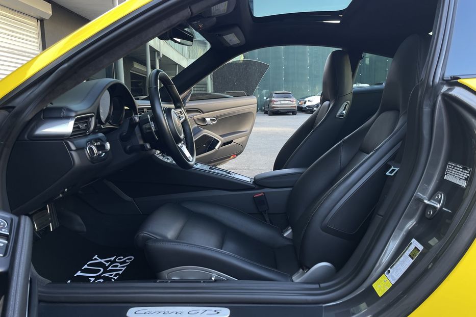 Продам Porsche 911 GTS 2017 года в Киеве