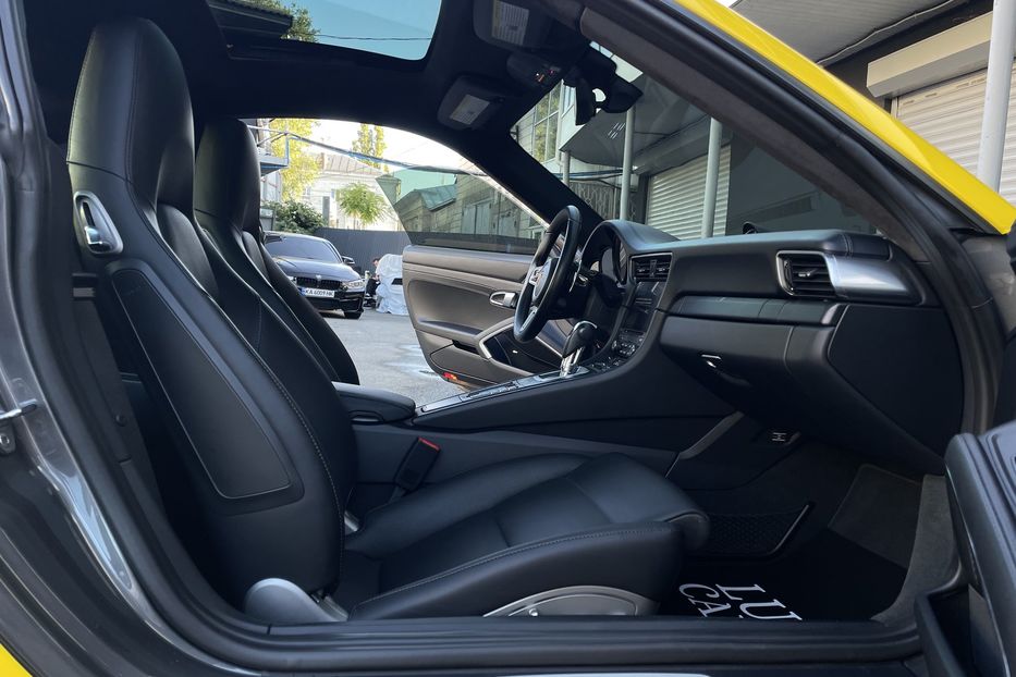 Продам Porsche 911 GTS 2017 года в Киеве