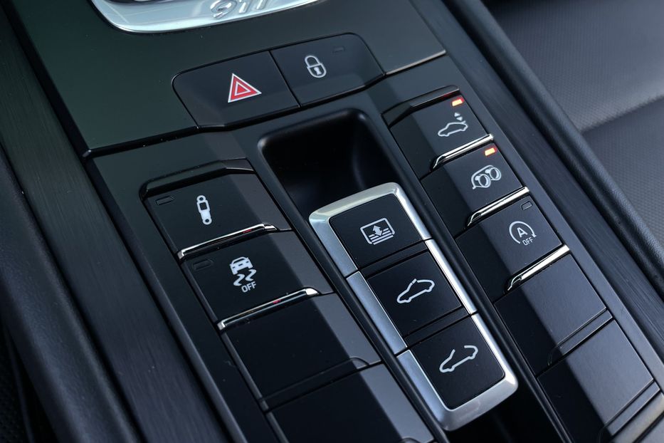 Продам Porsche 911 GTS 2017 года в Киеве