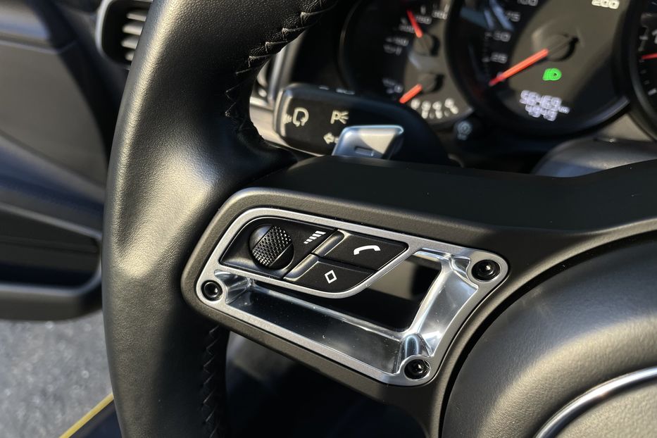 Продам Porsche 911 GTS 2017 года в Киеве