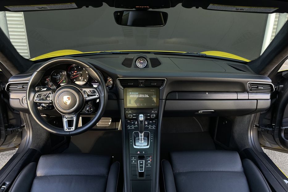 Продам Porsche 911 GTS 2017 года в Киеве