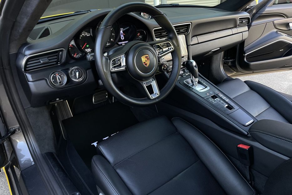 Продам Porsche 911 GTS 2017 года в Киеве