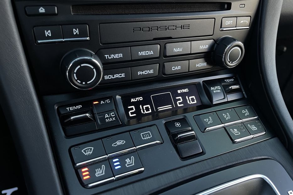 Продам Porsche 911 GTS 2017 года в Киеве