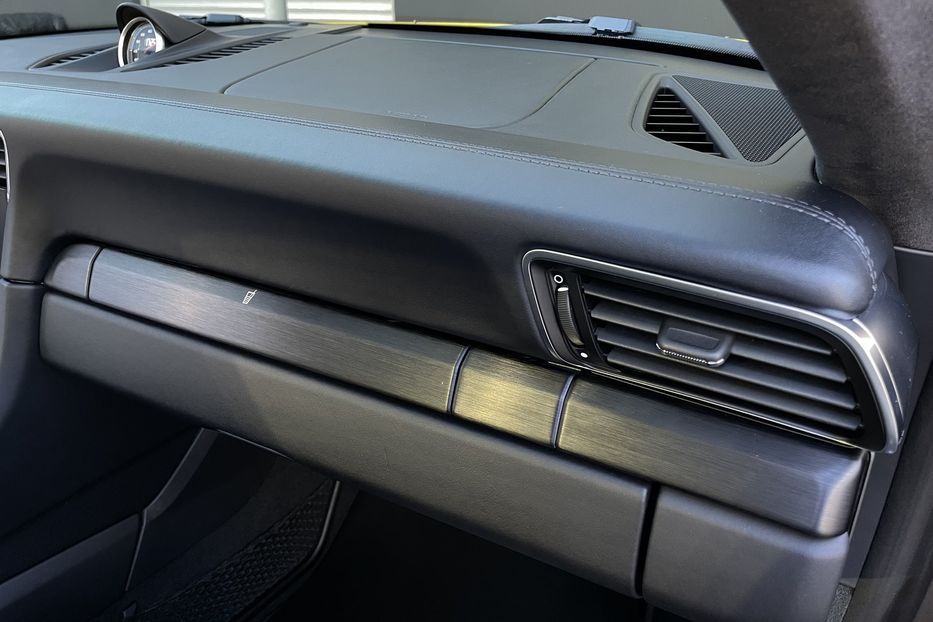 Продам Porsche 911 GTS 2017 года в Киеве