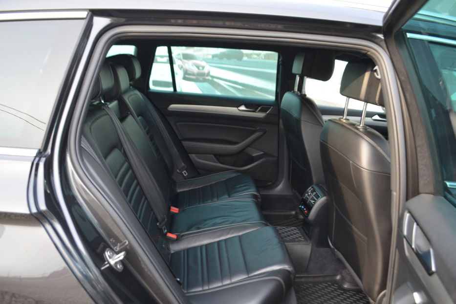 Продам Volkswagen Passat B8 2.0 TDI DSG (150 к.с.) 2017 года в Киеве
