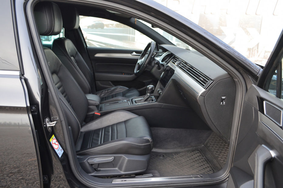 Продам Volkswagen Passat B8 2.0 TDI DSG (150 к.с.) 2017 года в Киеве