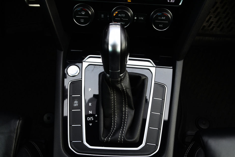 Продам Volkswagen Passat B8 2.0 TDI DSG (150 к.с.) 2017 года в Киеве