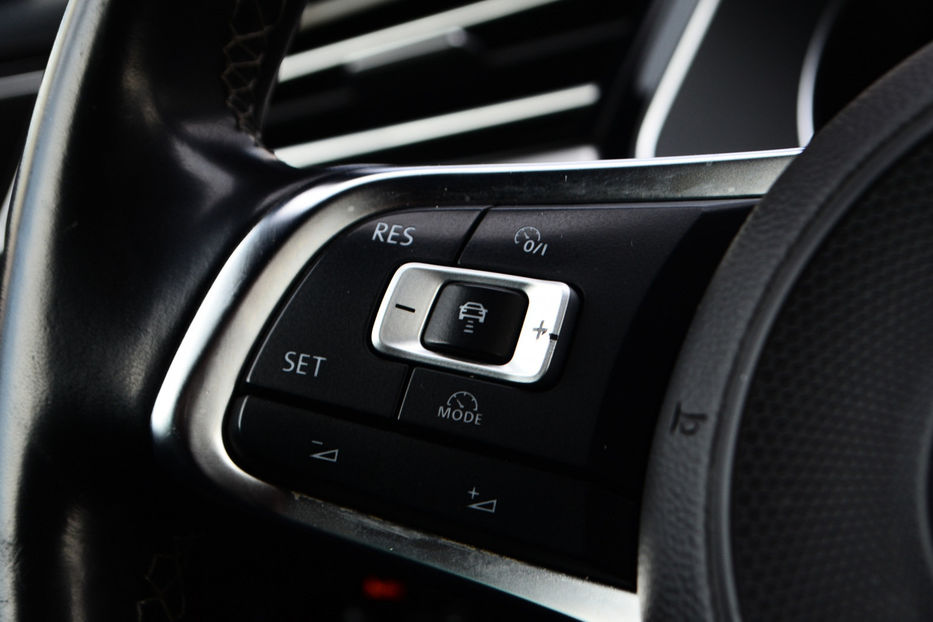 Продам Volkswagen Passat B8 2.0 TDI DSG (150 к.с.) 2017 года в Киеве