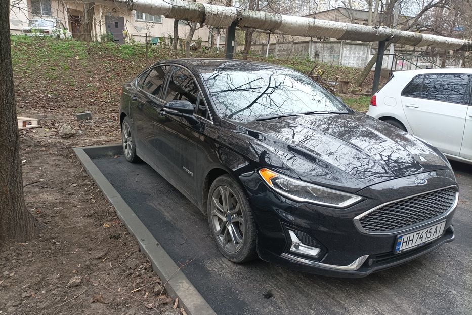 Продам Ford Fusion титаниум 2019 года в Одессе
