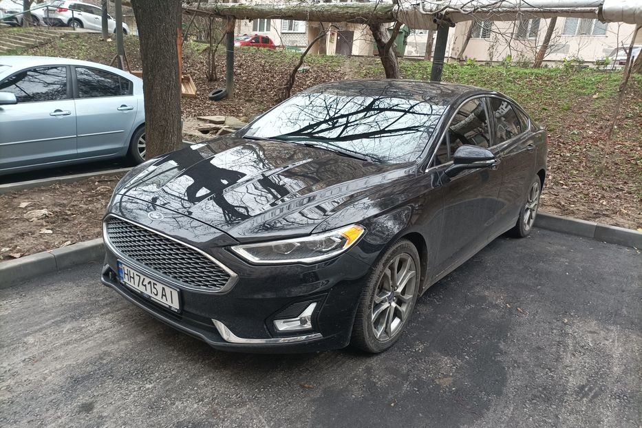 Продам Ford Fusion титаниум 2019 года в Одессе