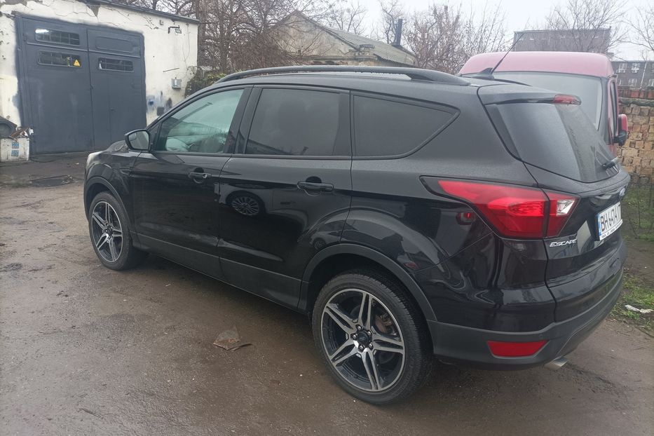 Продам Ford Escape максимал 2019 года в Одессе