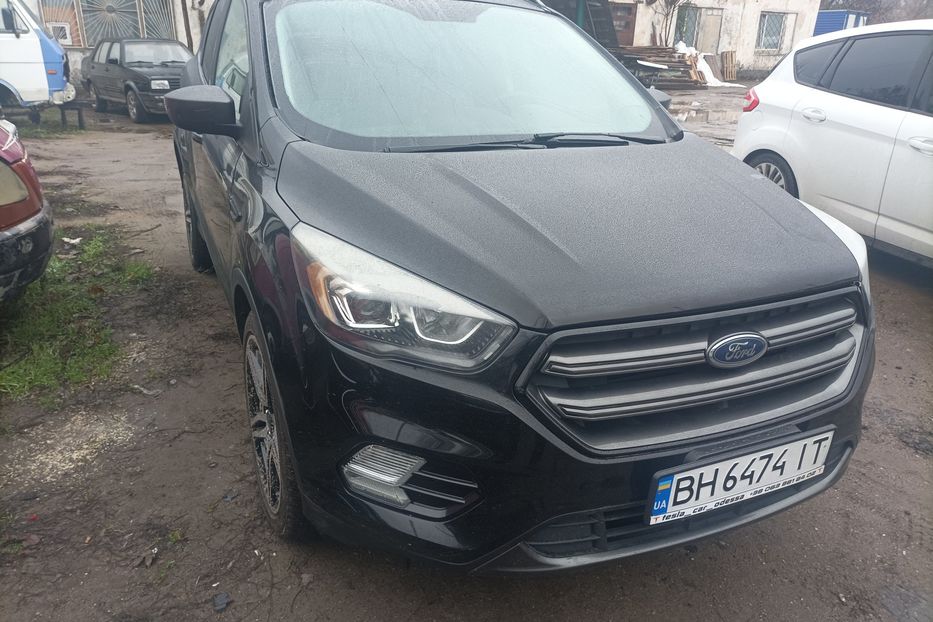 Продам Ford Escape максимал 2019 года в Одессе