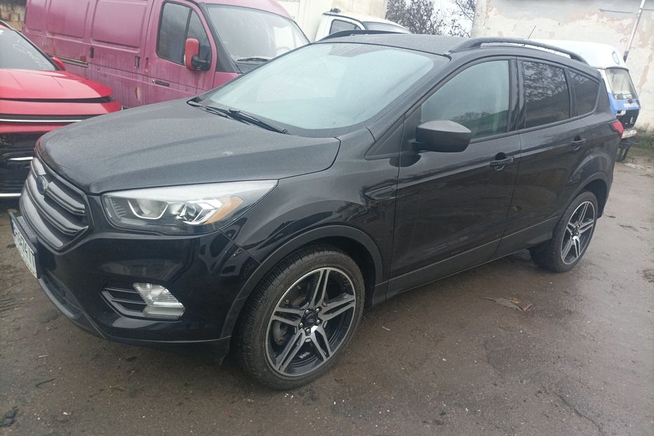 Продам Ford Escape максимал 2019 года в Одессе