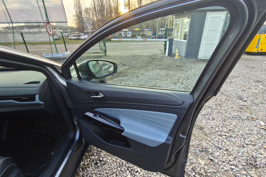 Продам Volkswagen ID.4 2022 года в Киеве