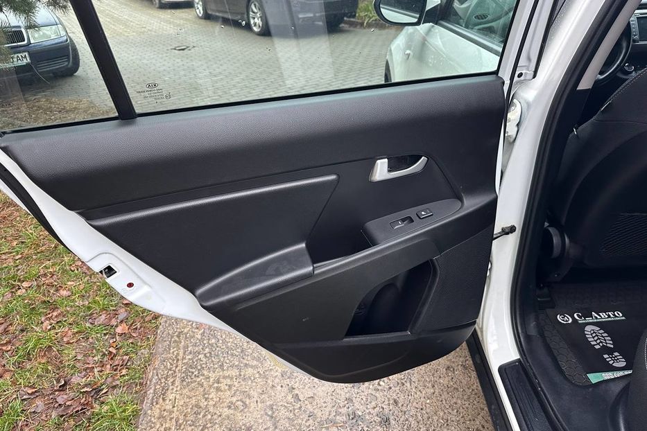 Продам Kia Sportage 2014 года в Черновцах