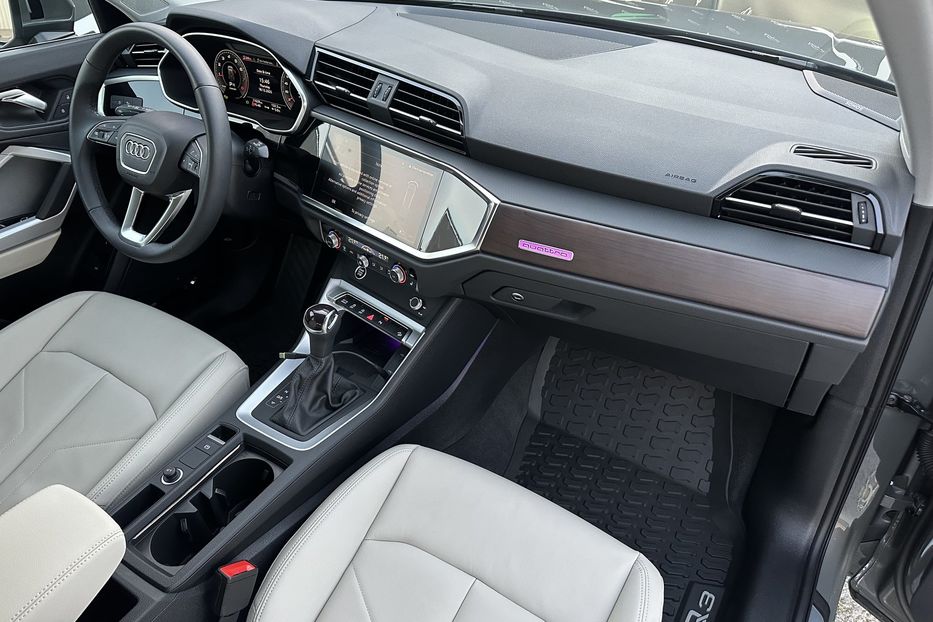 Продам Audi Q3 S-line Quattro 45TFSI 2024 года в Киеве