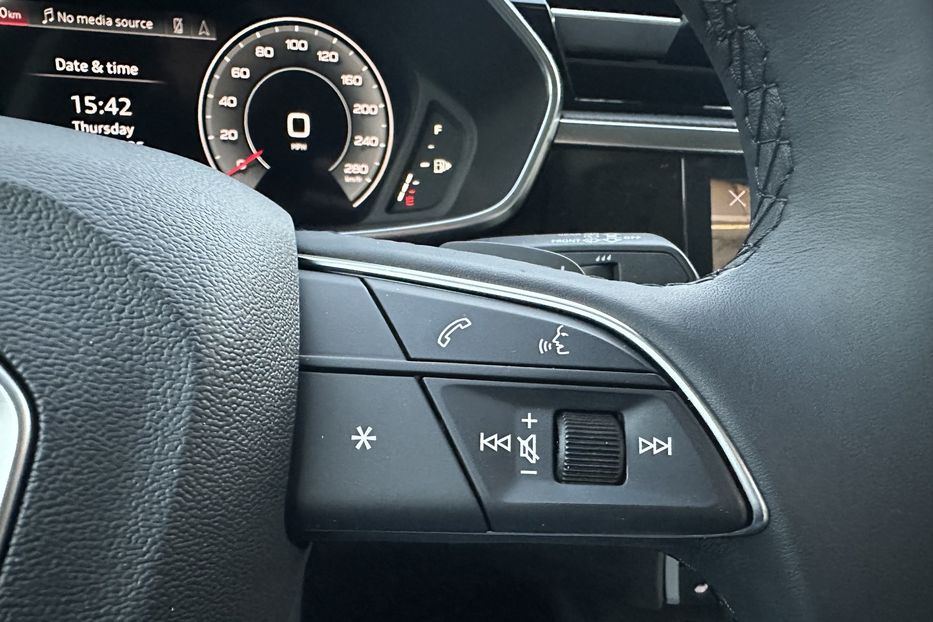 Продам Audi Q3 S-line Quattro 45TFSI 2024 года в Киеве