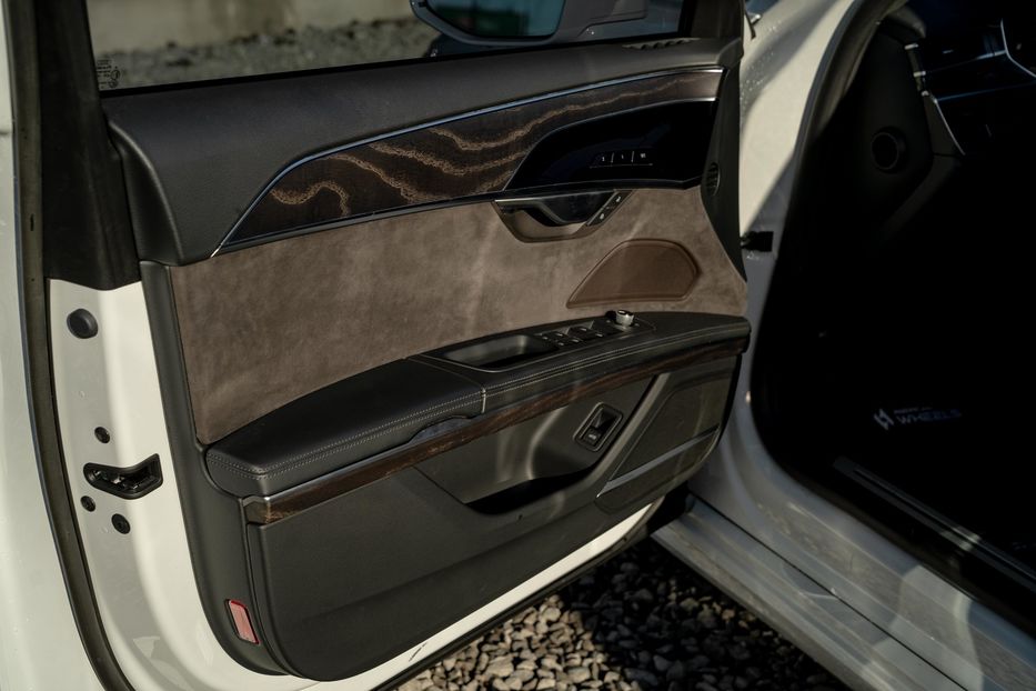 Продам Audi A8 Long Prestige S-Line 2021 года в Черновцах