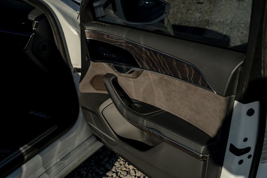 Продам Audi A8 Long Prestige S-Line 2021 года в Черновцах