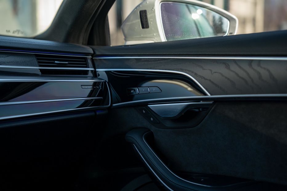 Продам Audi A8 Long Prestige S-Line 2021 года в Черновцах