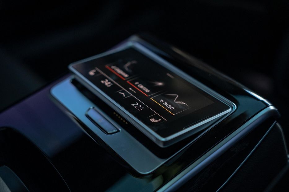 Продам Audi A8 Long Prestige S-Line 2021 года в Черновцах