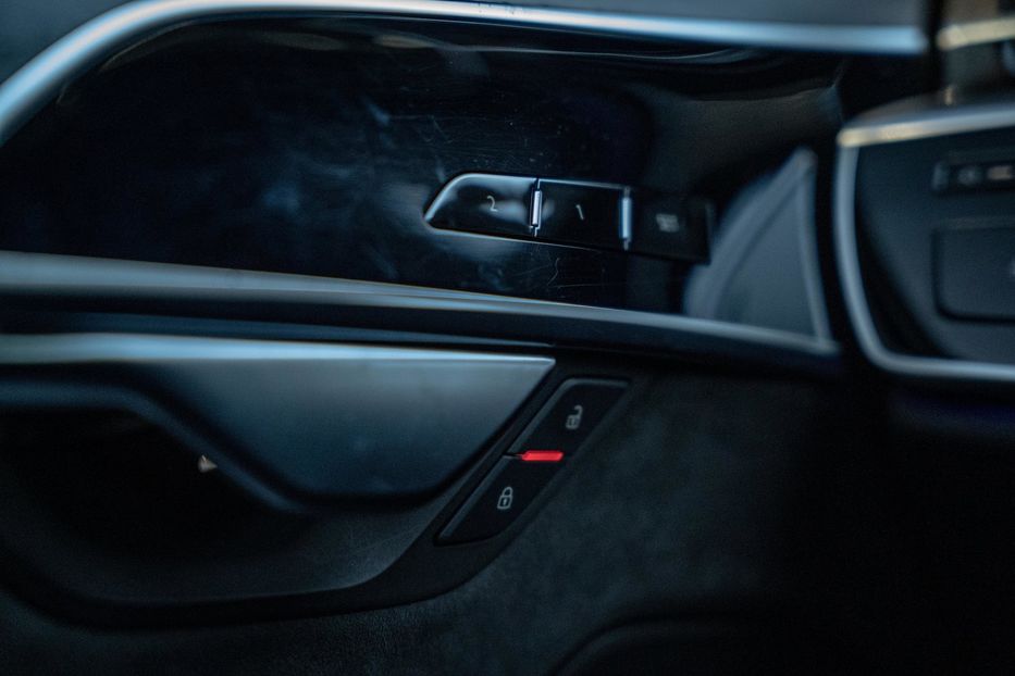 Продам Audi A8 Long Prestige S-Line 2021 года в Черновцах