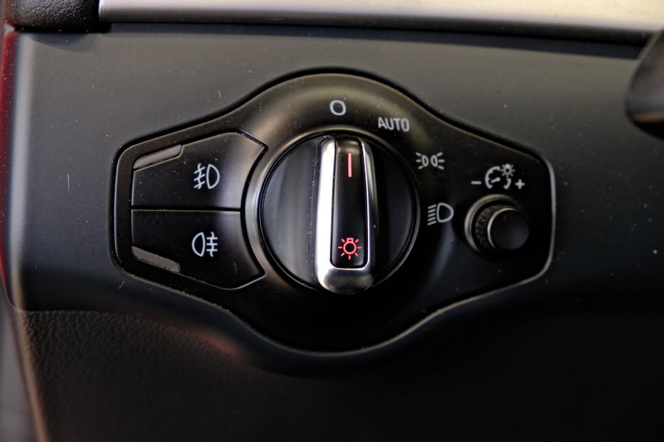 Продам Audi A4 2014 года в Одессе