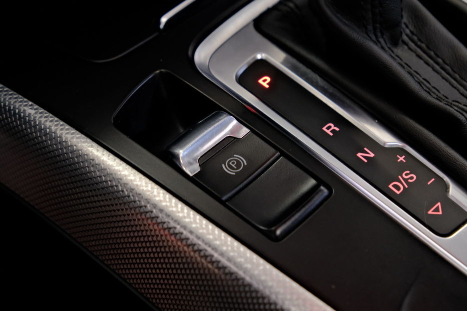 Продам Audi A4 2014 года в Одессе