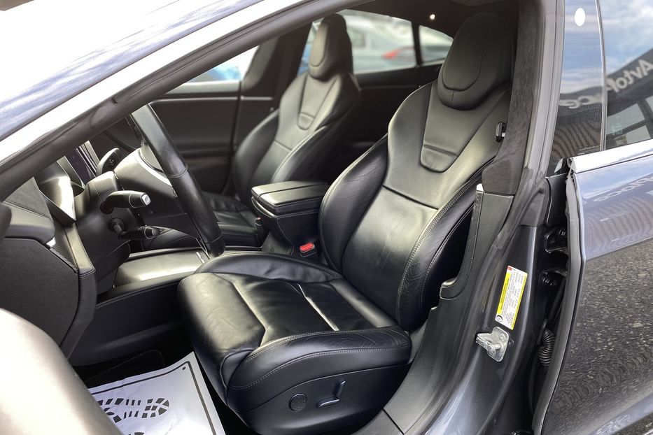 Продам Tesla Model S 4x4 2017 года в Луцке