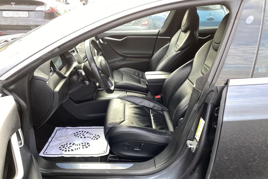 Продам Tesla Model S 4x4 2017 года в Луцке