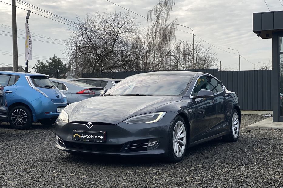 Продам Tesla Model S 4x4 2017 года в Луцке