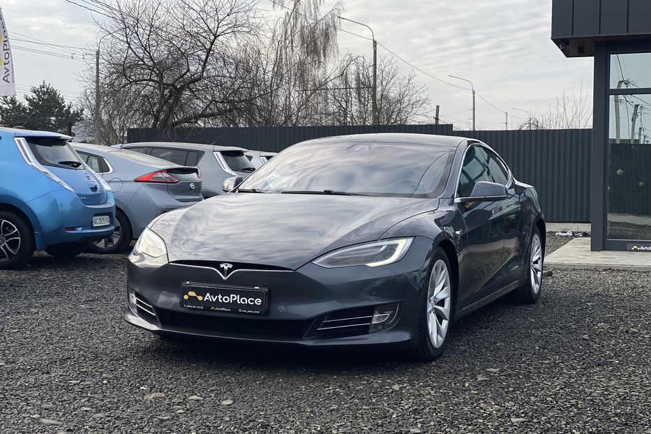 Продам Tesla Model S 4x4 2017 года в Луцке
