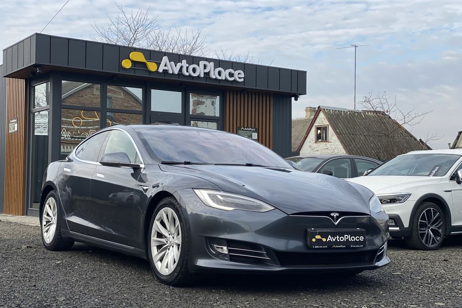 Продам Tesla Model S 4x4 2017 года в Луцке