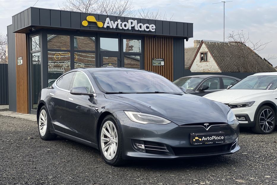 Продам Tesla Model S 4x4 2017 года в Луцке