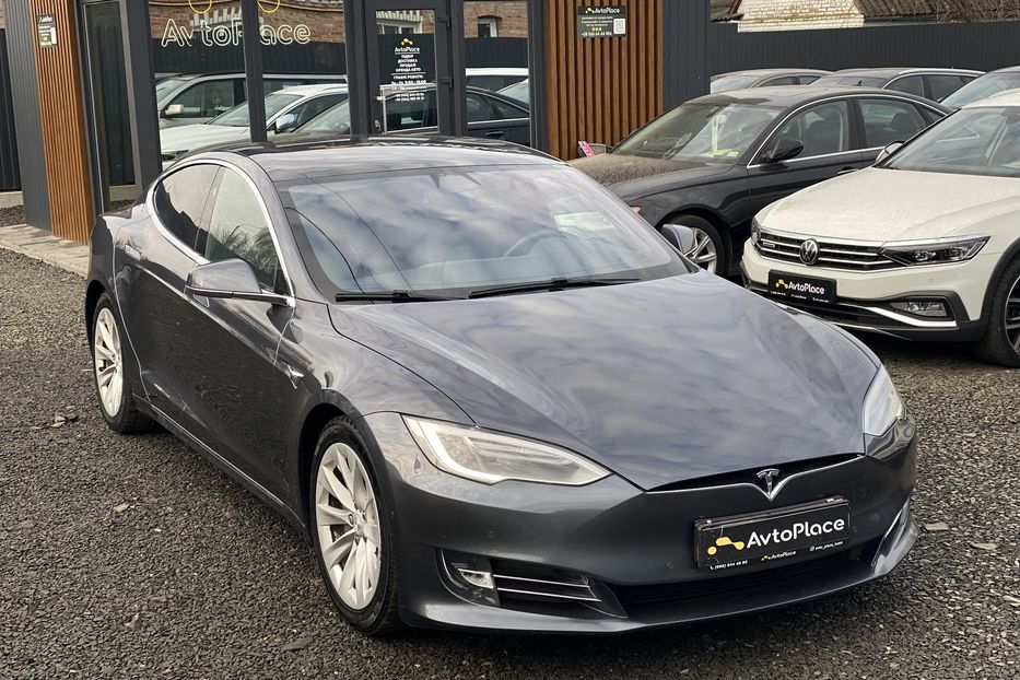 Продам Tesla Model S 4x4 2017 года в Луцке